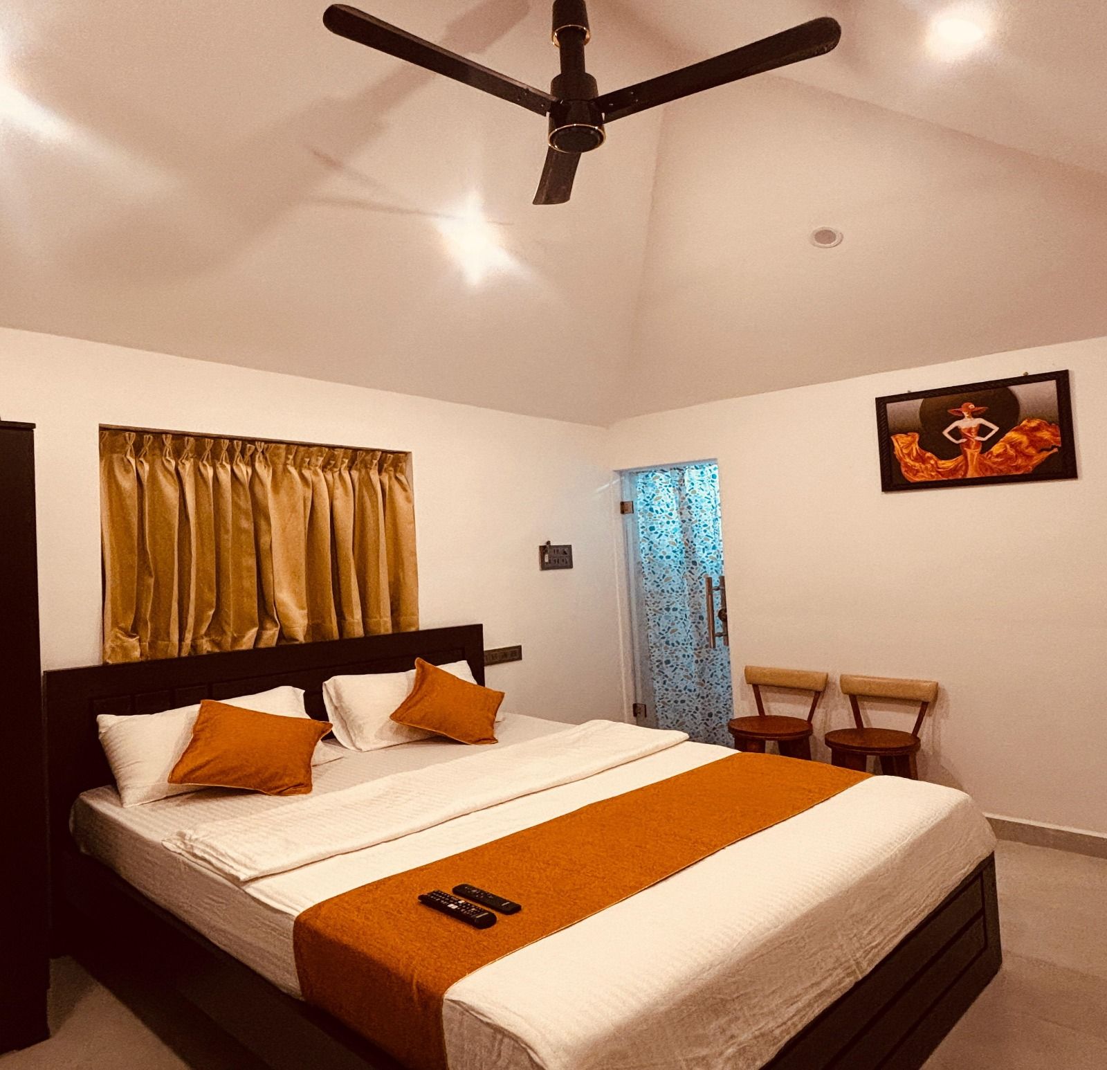Sun Rays Inn Yercaud Deluxe Room 3