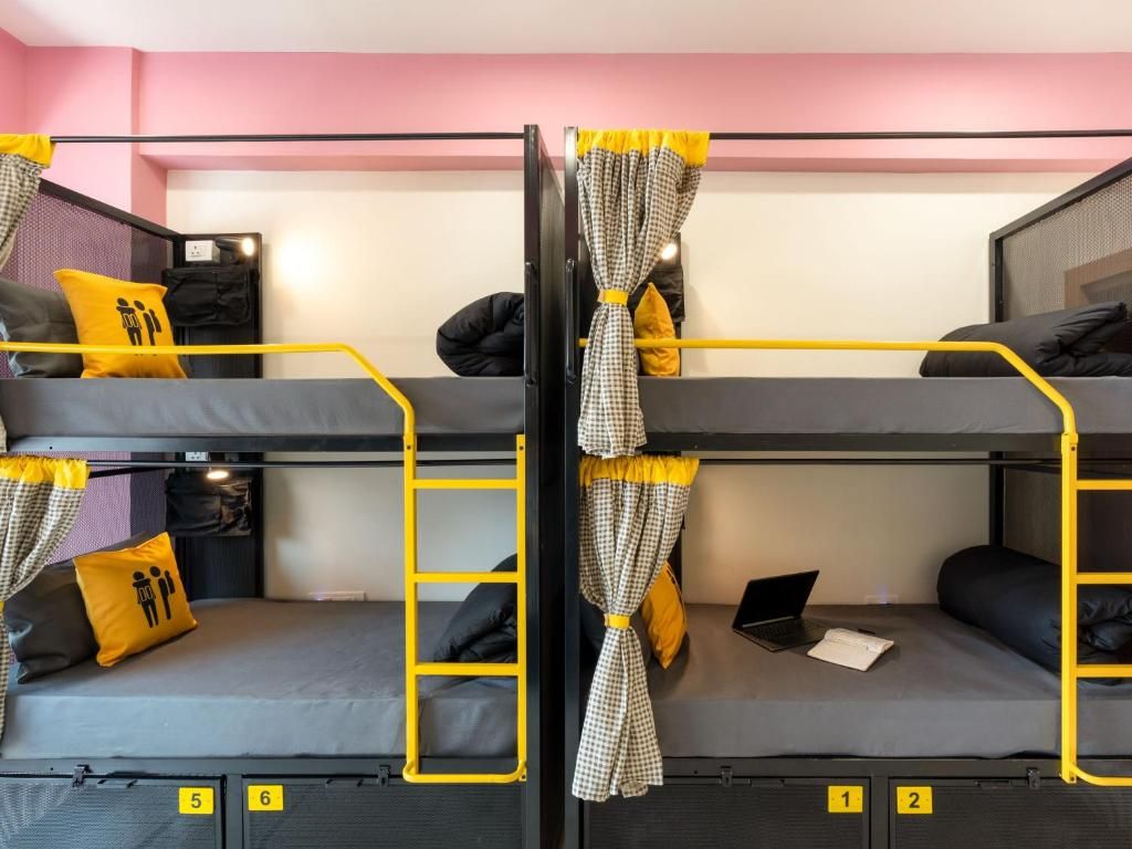 Bed in 6 Bed Female Dormitory with City View