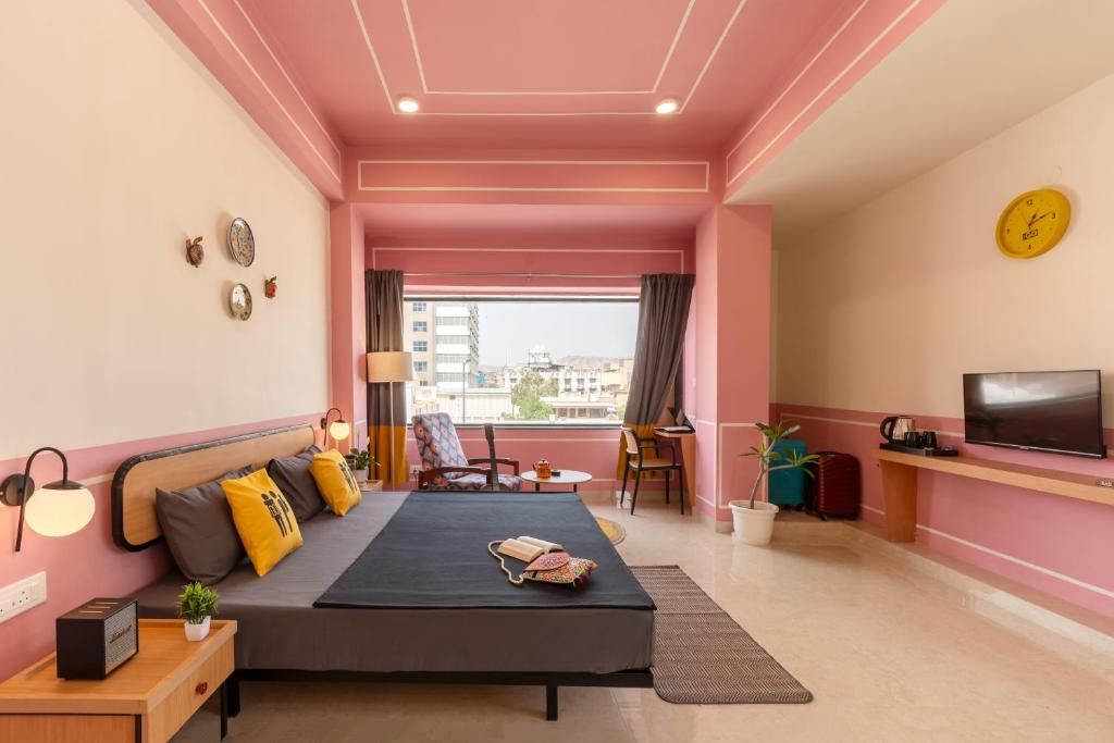 Deluxe Triple Room with City View