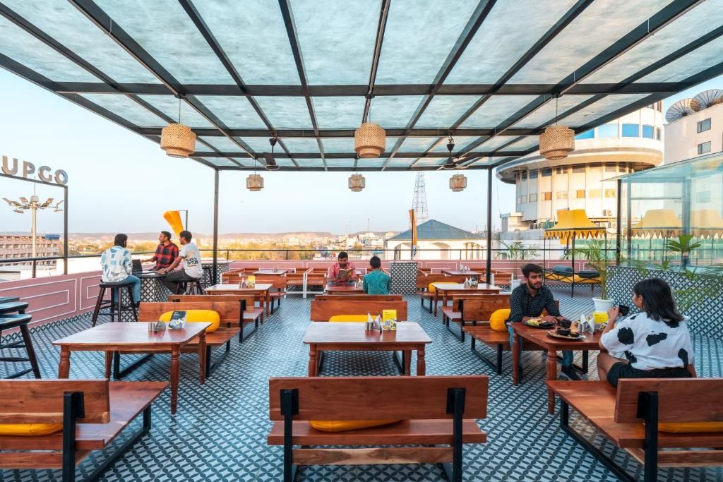 Food & Dining