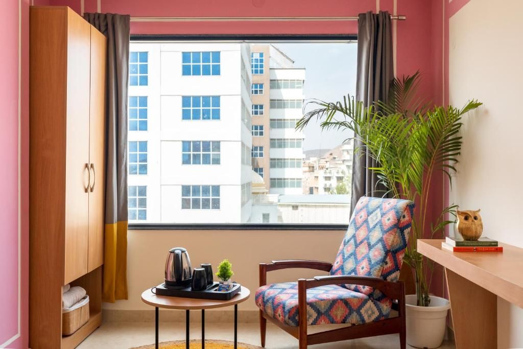 The Hosteller Jaipur, MI Road Superior Double Room with Fort View	 4