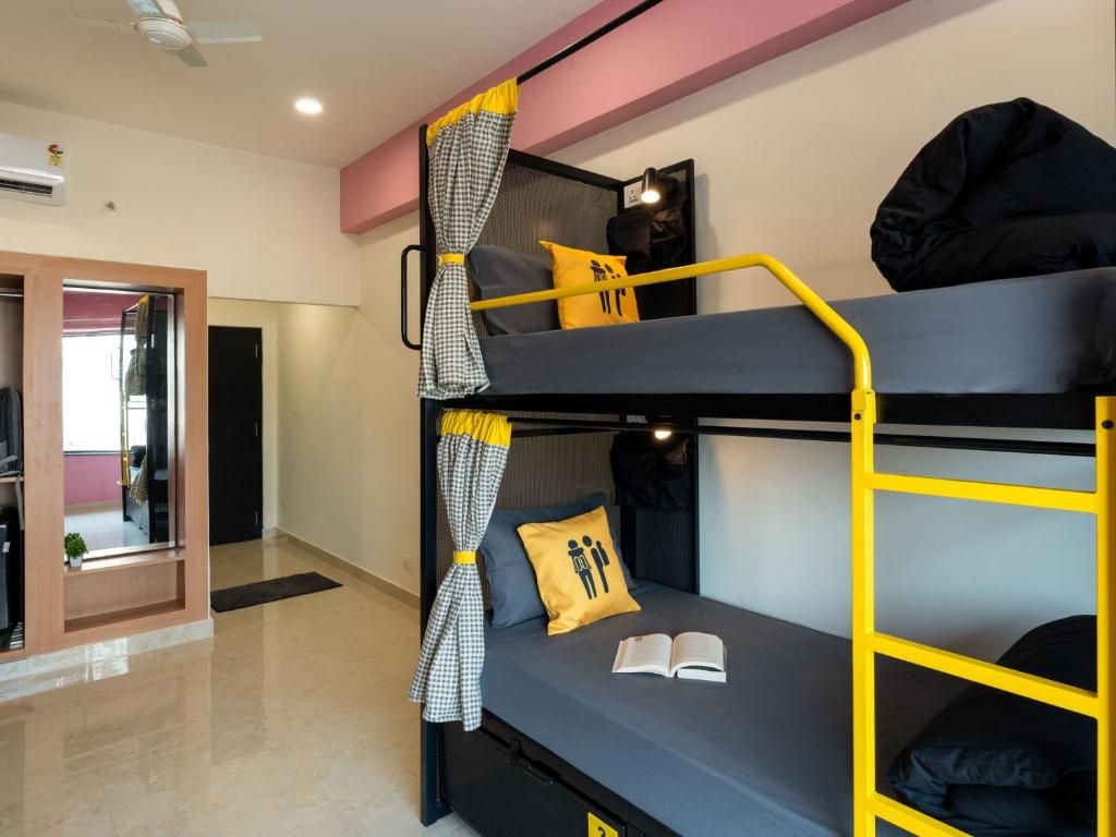 Bed in 6 Bed Female Dormitory with City View