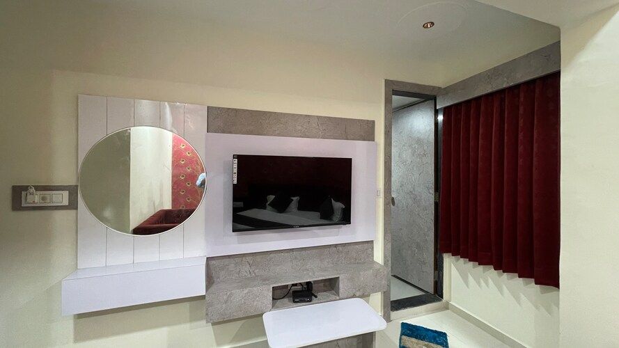 HOTEL BLUE SKY,AHMEDABAD Deluxe Room 4