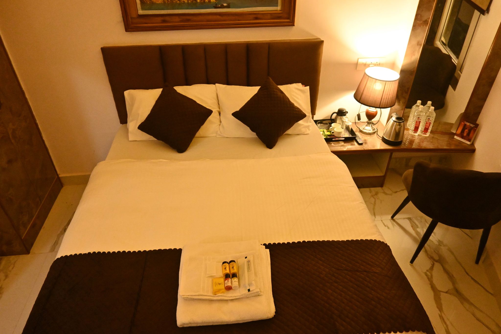 Brij Inn Deluxe Room 6