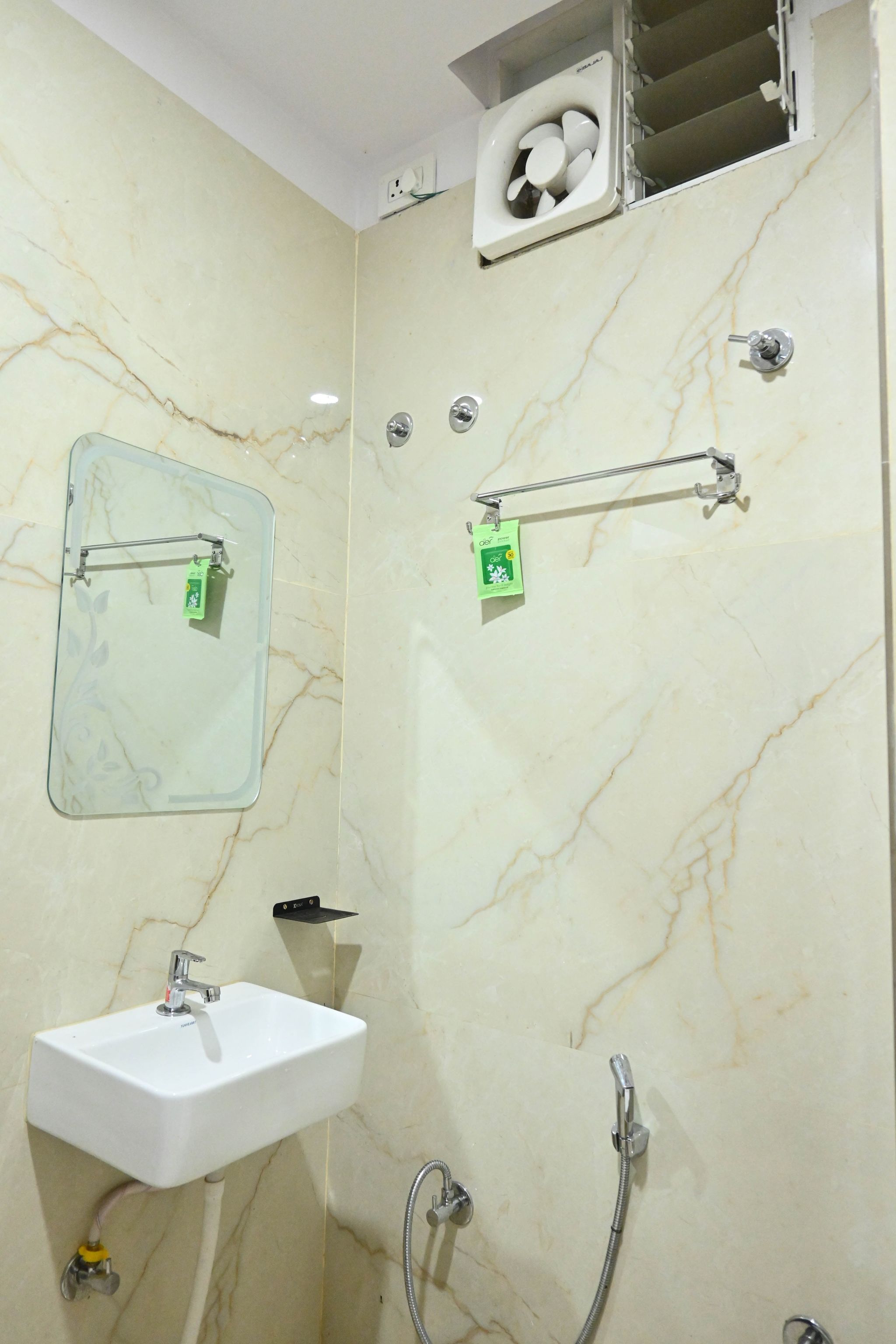 Brij Inn Deluxe Room 4