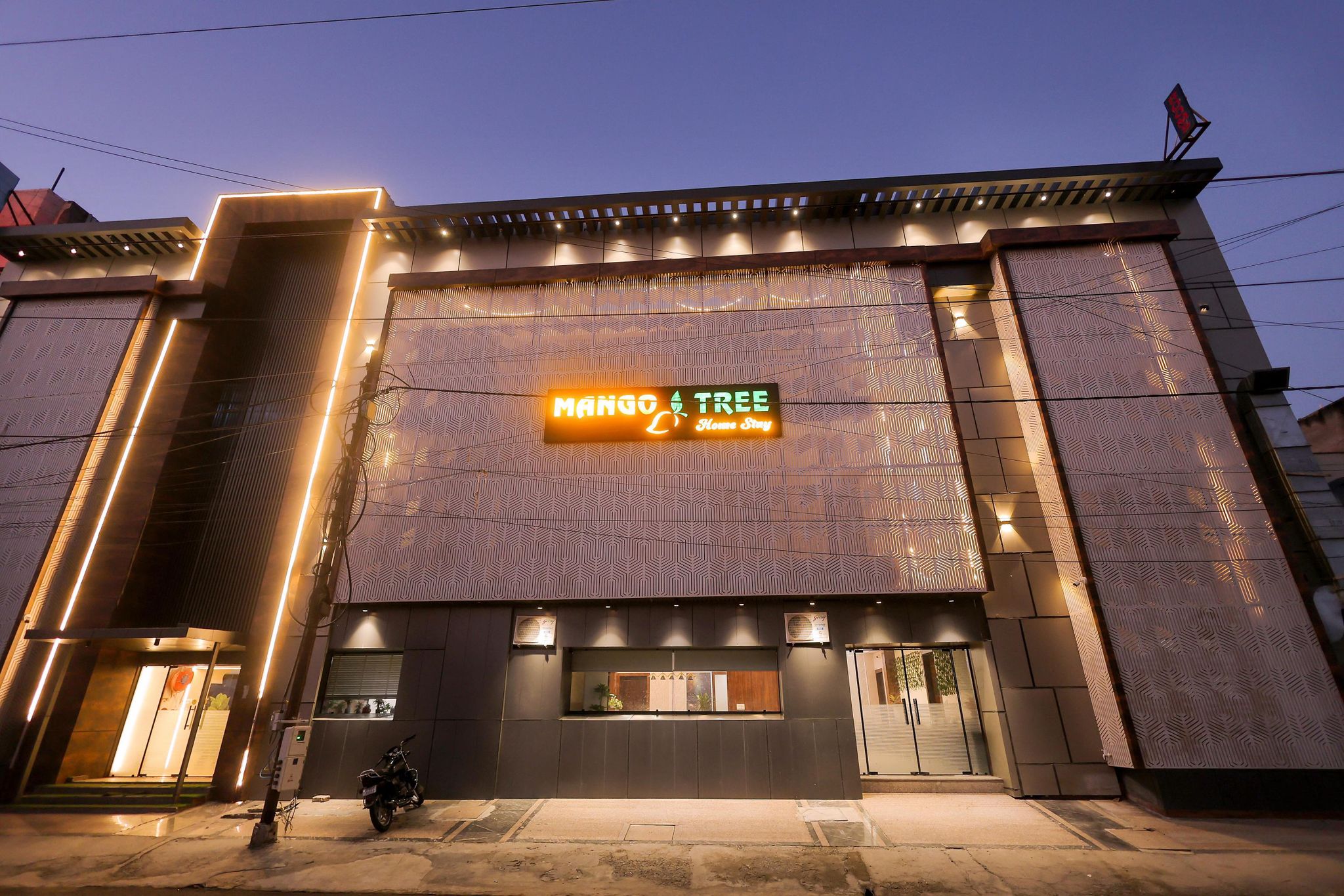 MANGO TREE HOTEL AND SUITES BY BLUES