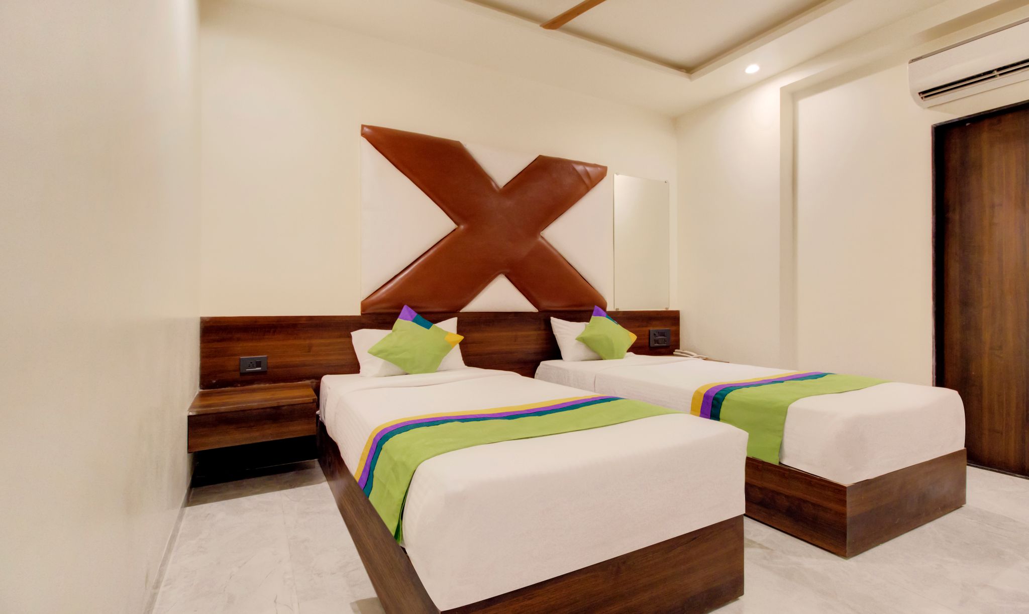 hotel Ashoka Imperial Deluxe Room 4