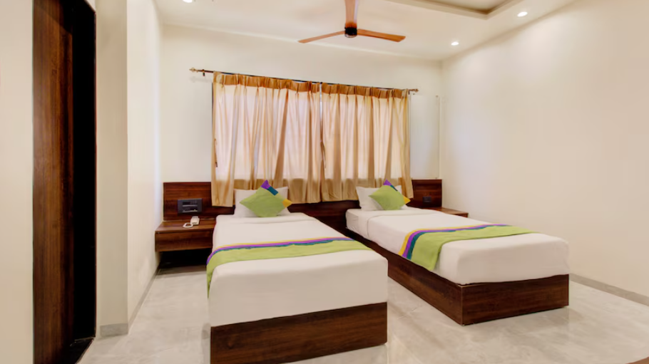 hotel Ashoka Imperial Deluxe Room 2