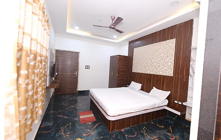 Kamala Hotel  Deluxe Room 2