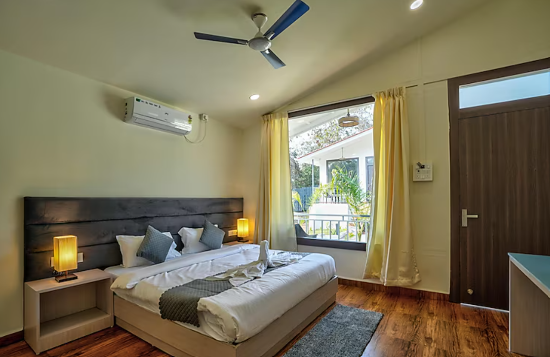 Double Room with Pool View