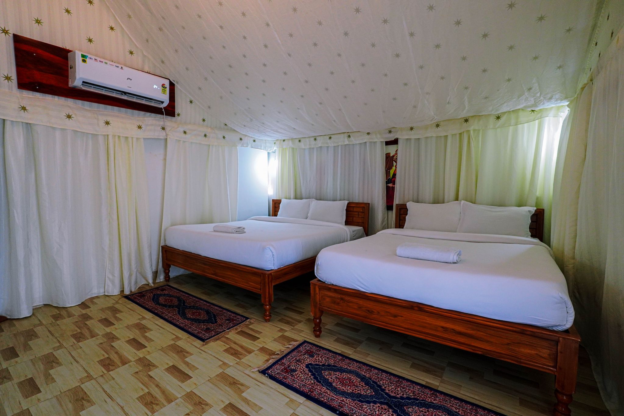 Medium tent cottage