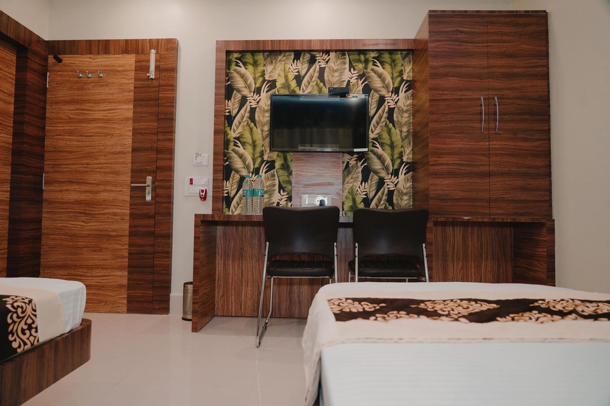 Palm Tree Inn Executive Room 6