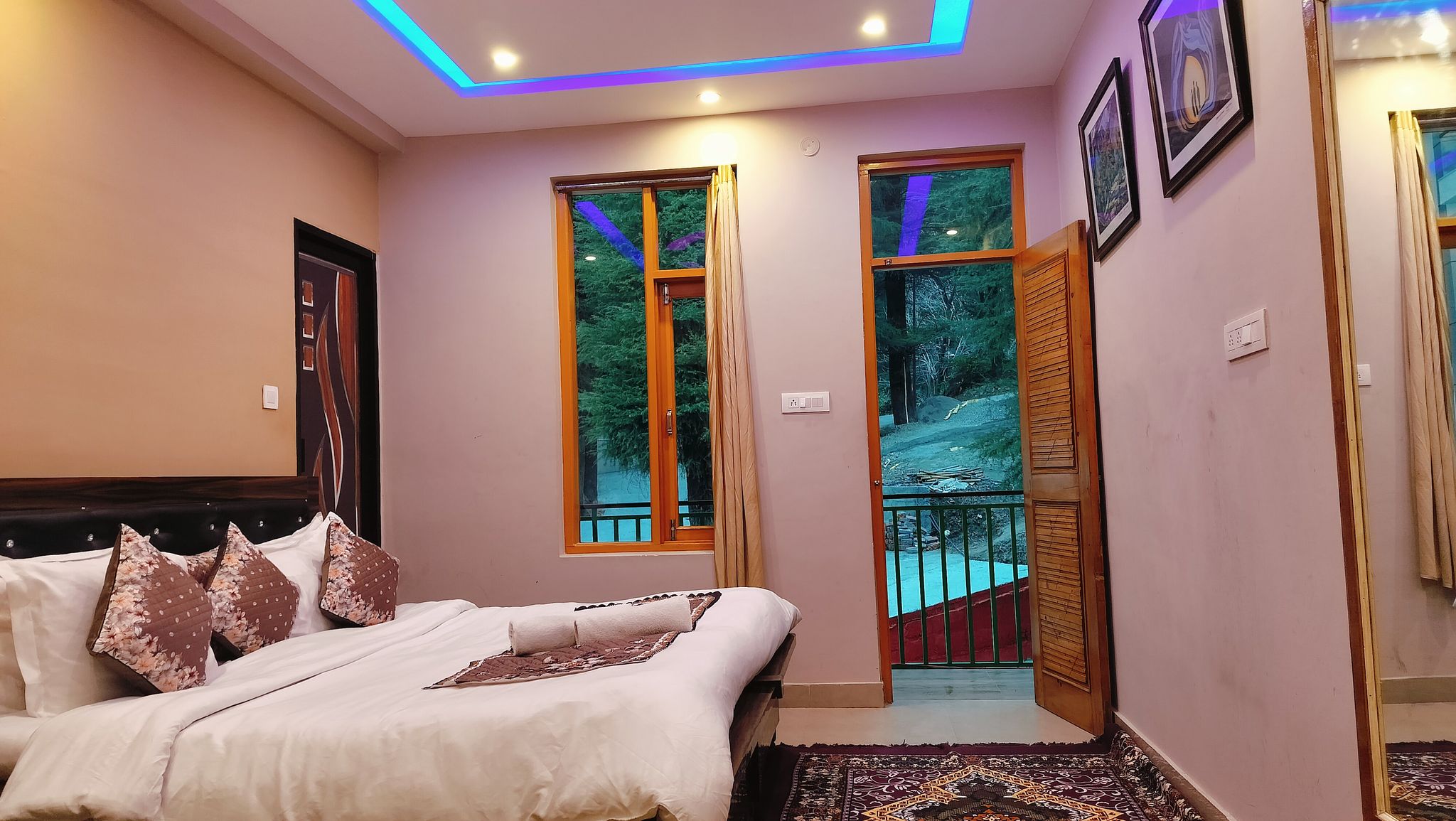 Deluxe Room With Balcony and Private Balcony
