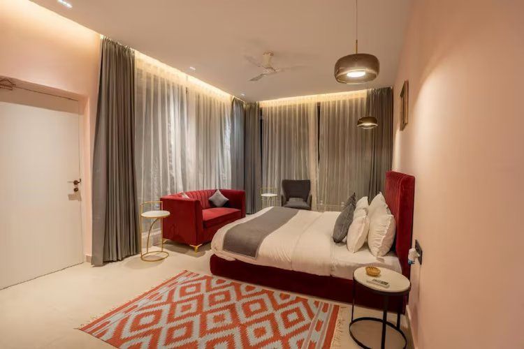 RASA Luxe A Luxury Stay Luxury Suite with Balcony 4