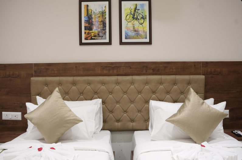 Deluxe Twin Bed Room