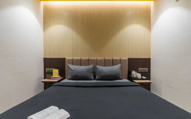 The Hosteller Mumbai, International Airport Standard Double Room 3