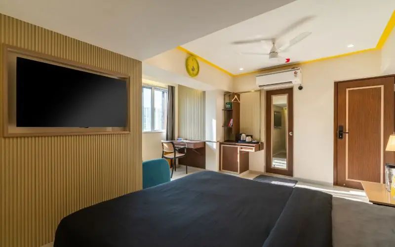 Superior Double Room with Bathtub