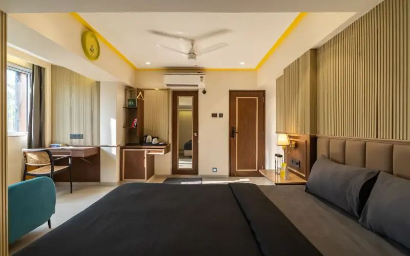 Superior Double Room with Bathtub