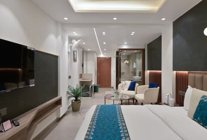 The Hideaway Room with Balcony (River View)