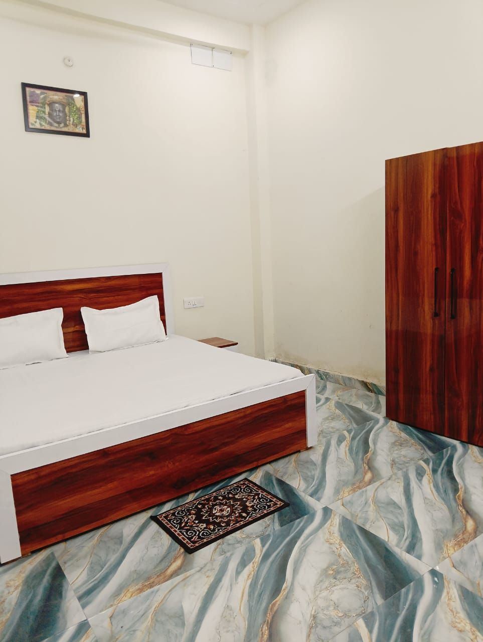  Shri Raghav Palace Hotel Ayodhya Deluxe Room 2