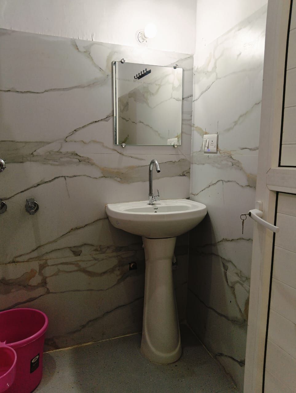  Shri Raghav Palace Hotel Ayodhya Deluxe Room 5