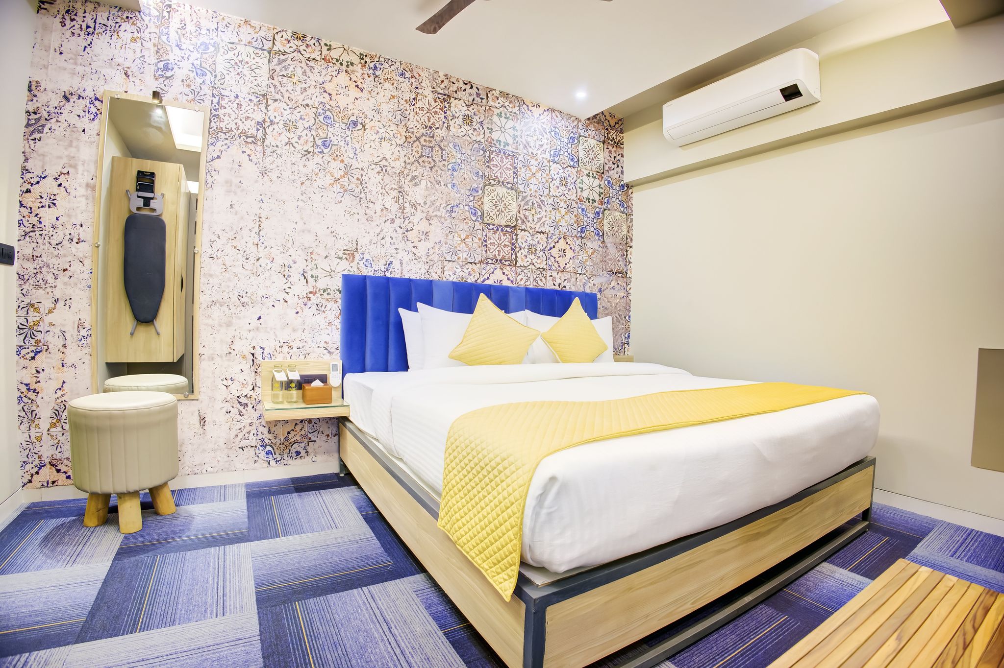 Cozzet Mahad Family Room