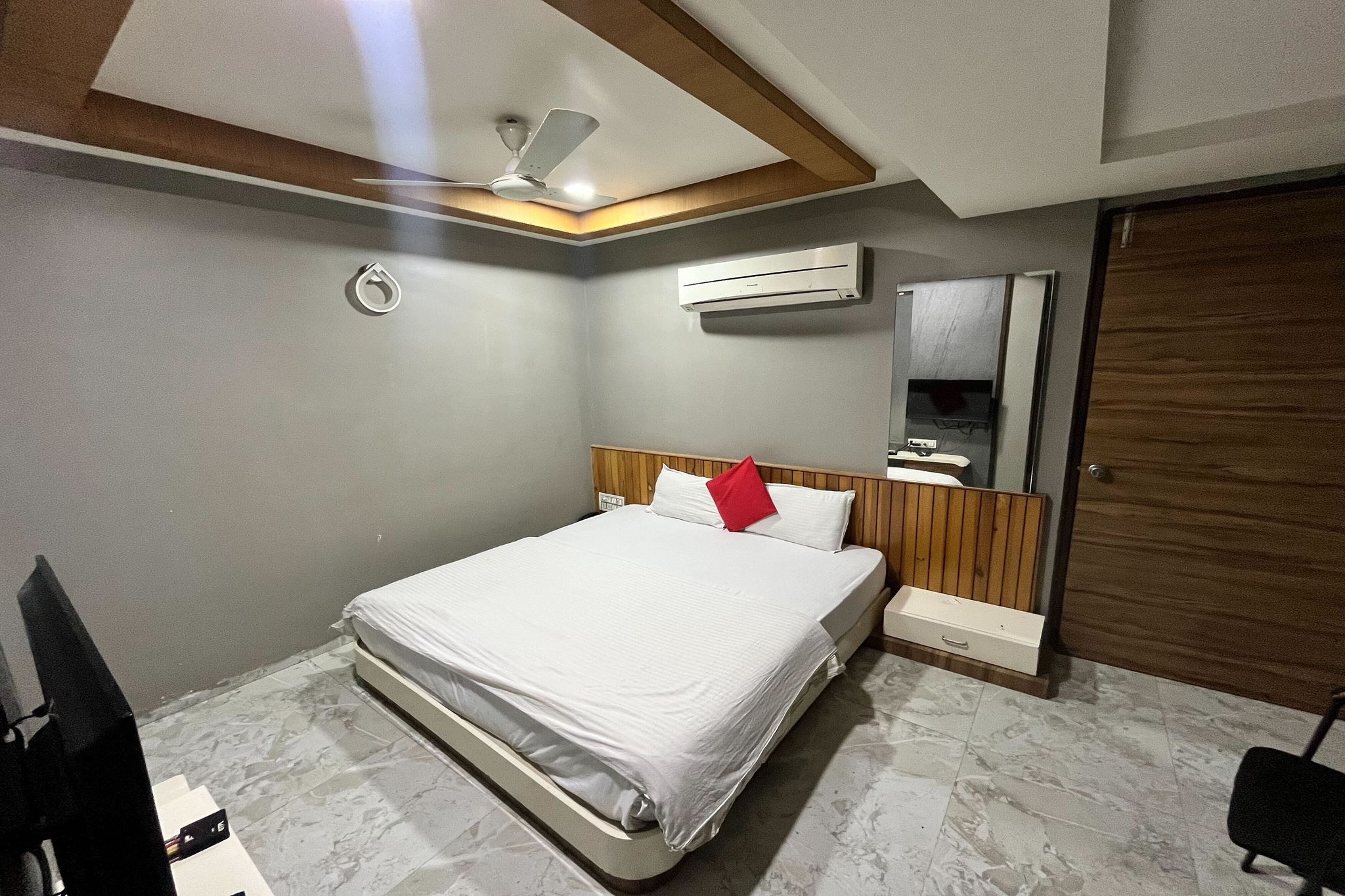 Hotel Om Balaji Deluxe AC