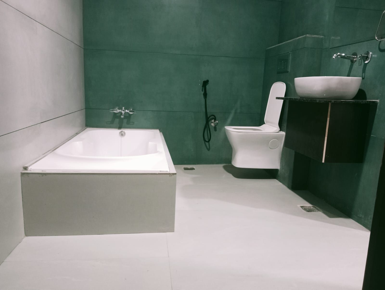 HOTEL PRAKHYAT DELUXE ROOM 4