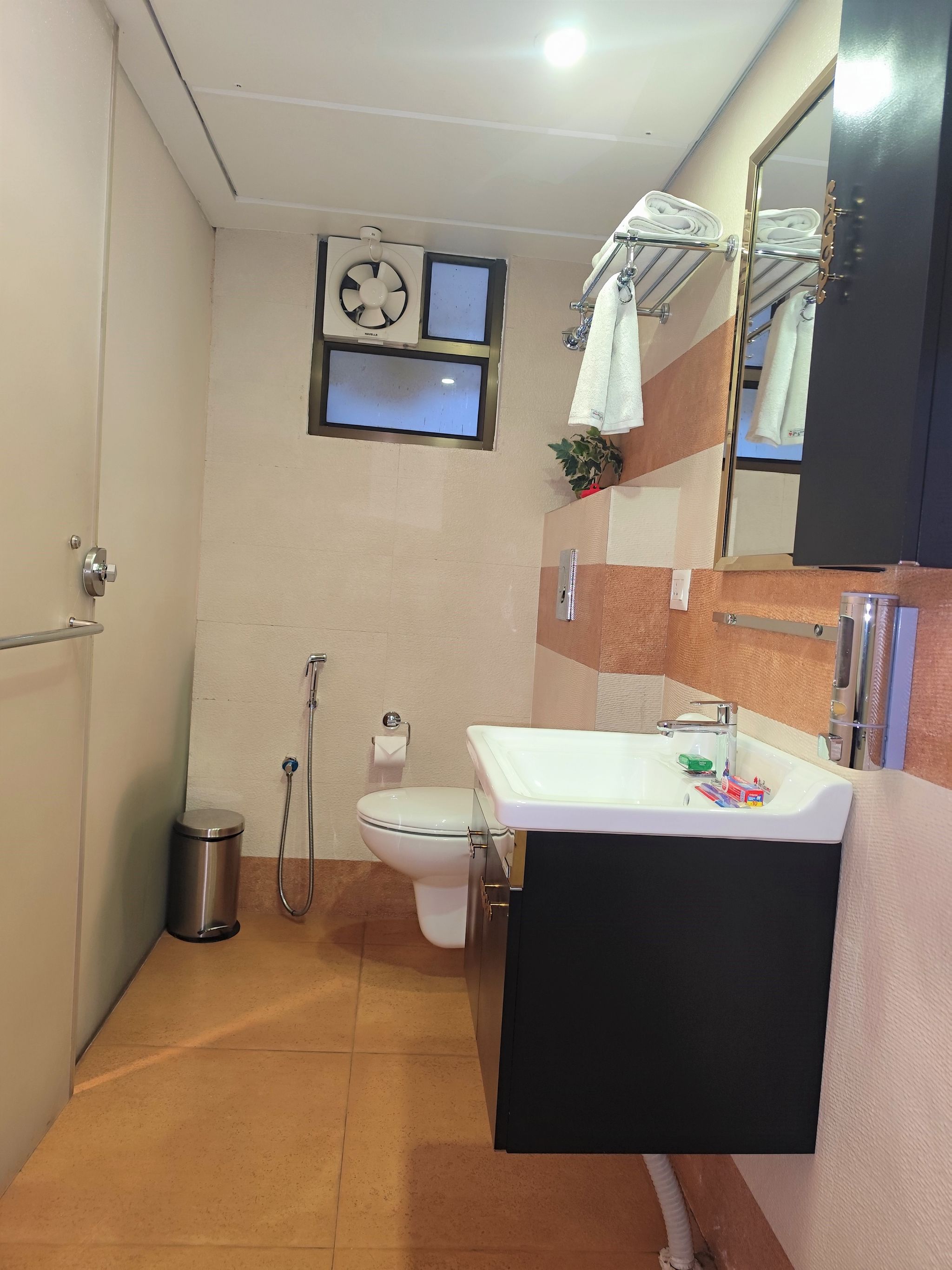 EXECUTIVE DELUXE AC KING