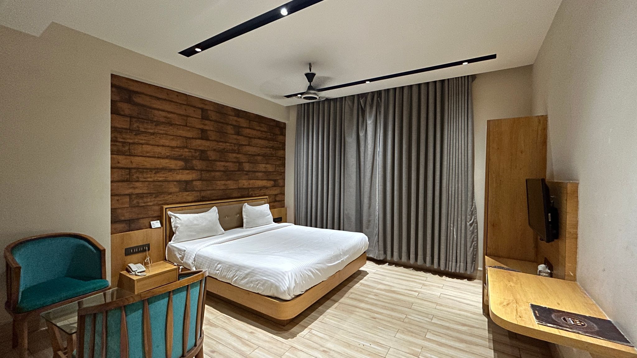 Ace Deluxe Room
