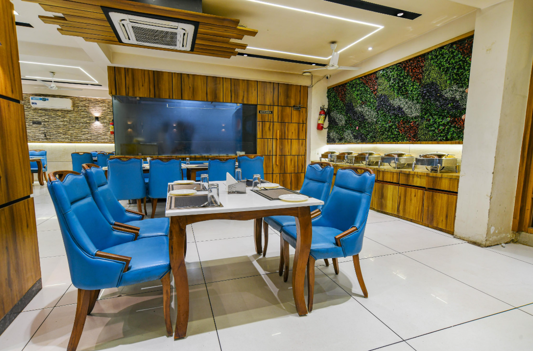 Food & Dining