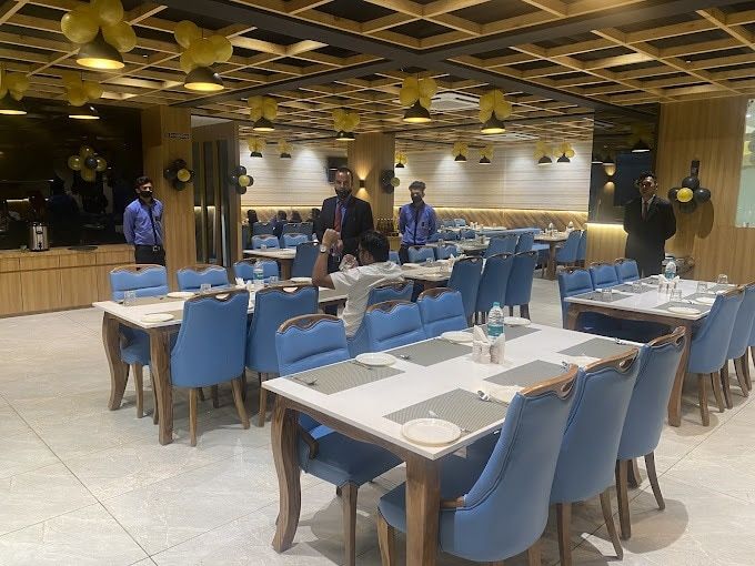 Food & Dining