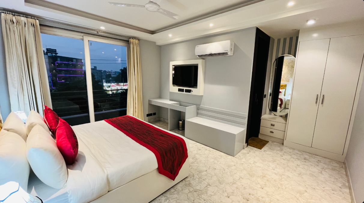 Super Deluxe Rooms with Private Balcony