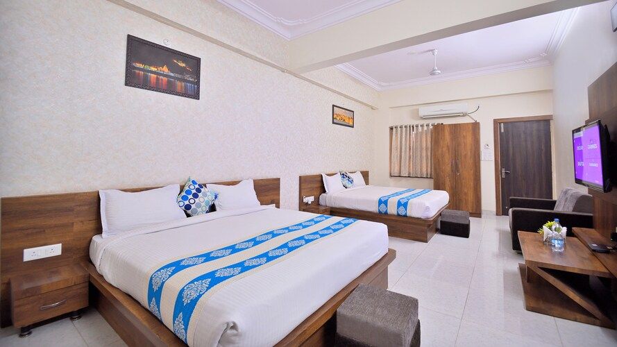 Hotel Lake view Family Room 4