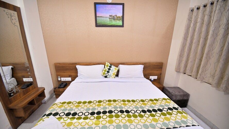 Hotel Lake view Deluxe room 3