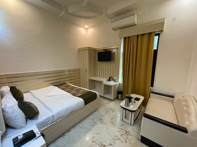 Siddharth Hotel, Roorkee Deluxe Ac Room 2