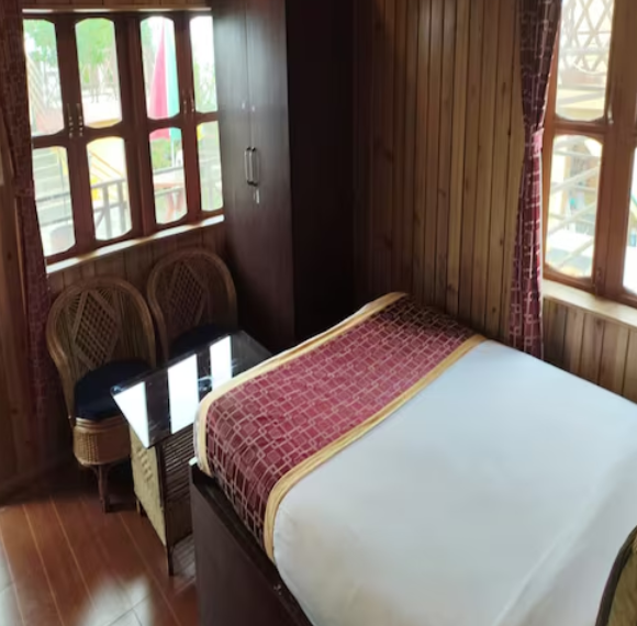 Rosedell Inn DELUXE ROOM