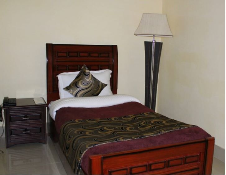 Hotel Deodar Villa Semi Deluxe Room 4