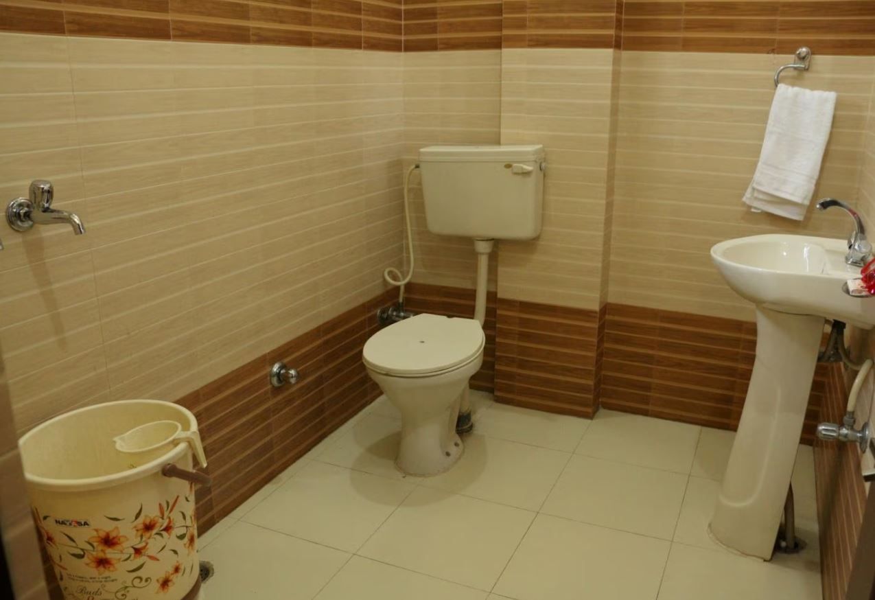 Hotel Satyam Deluxe Room 7