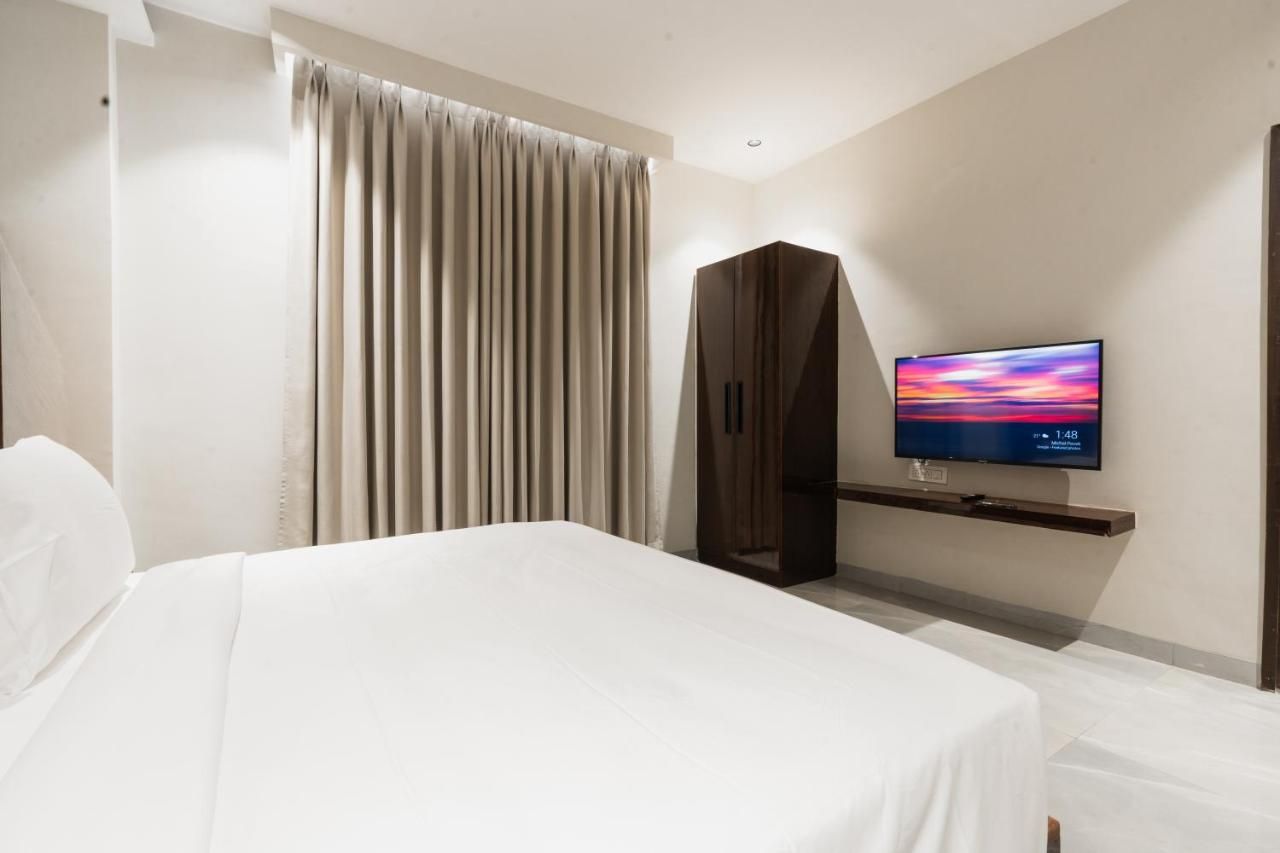 Luxury Suite