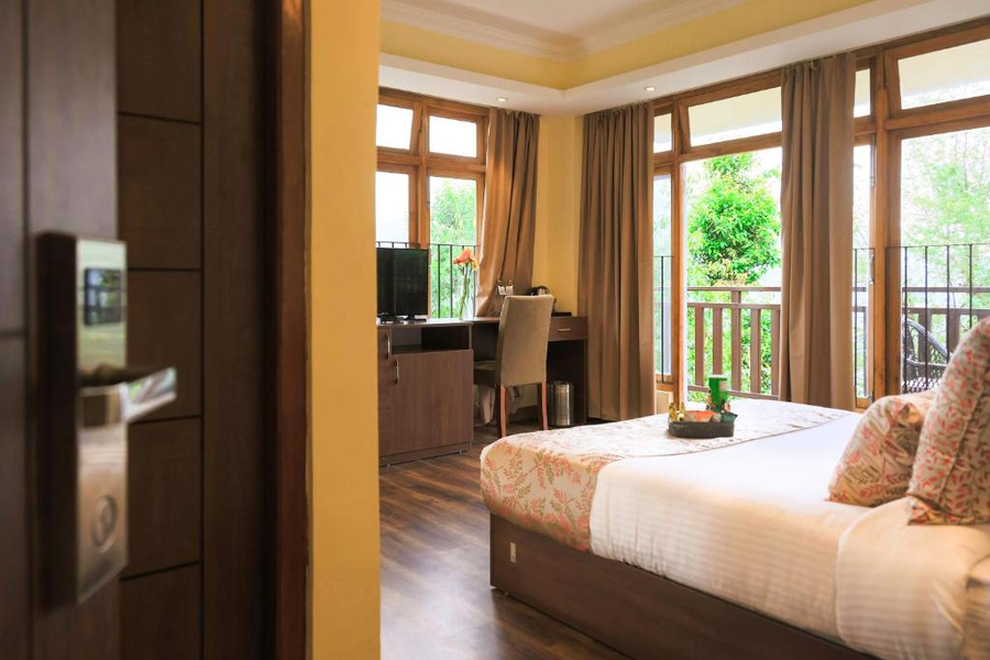 Junior Suite with Mountain View