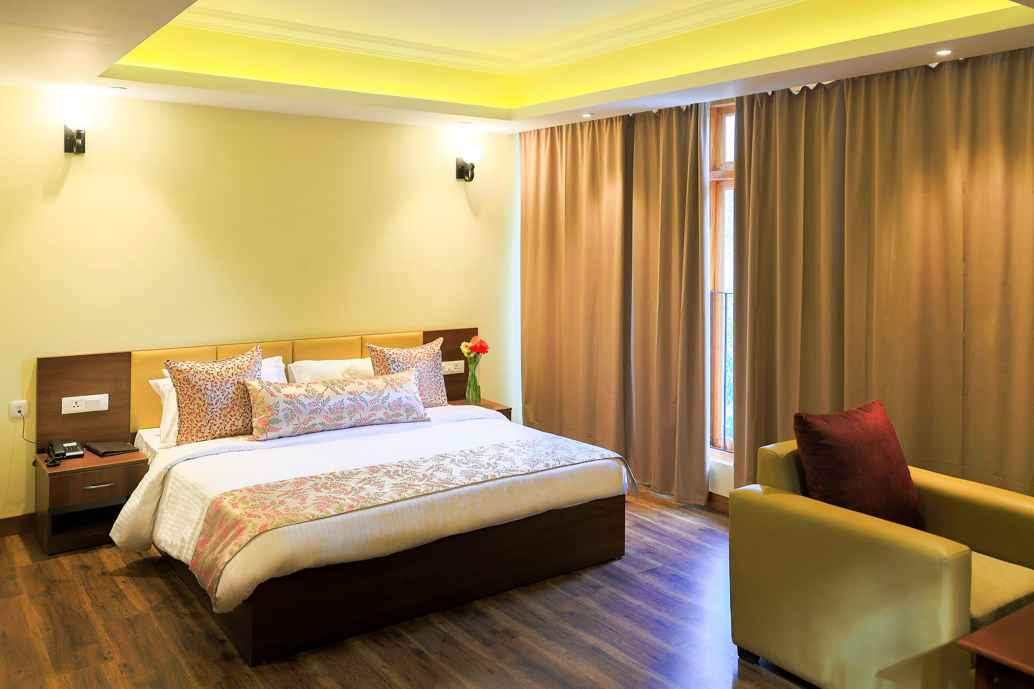 Senior Suite with Mountain View