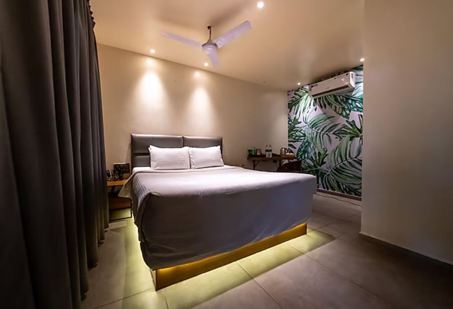 Holiday Village Resort Executive Room 2