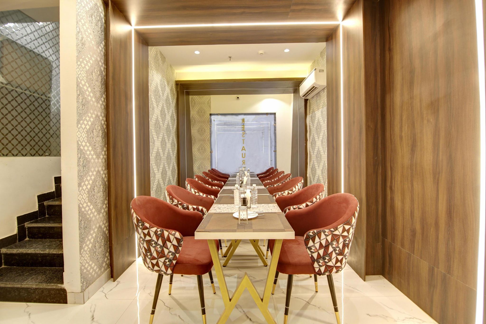 Food & Dining