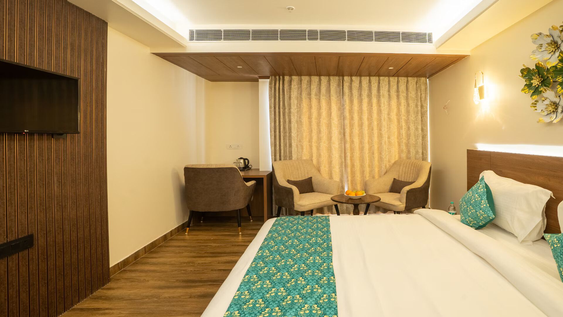 Premier Room With City View 