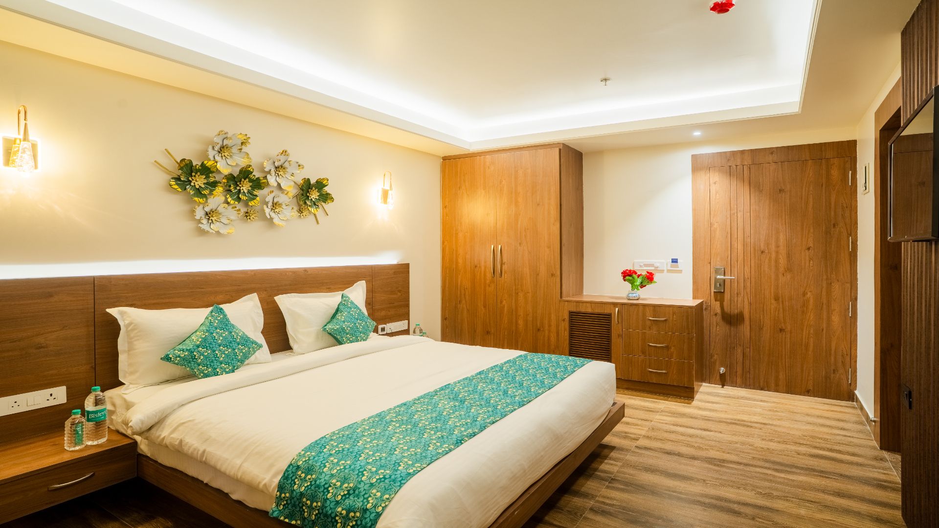 Premier Room With City View 