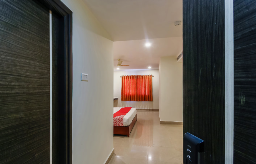 Hotel Redla's Inn Deluxe Room 6