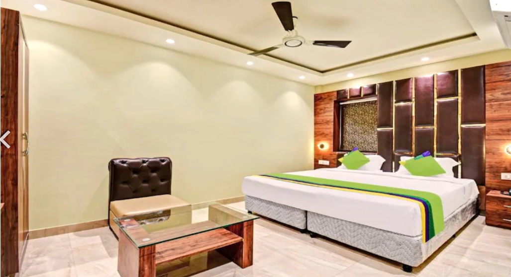 The Hotel Bliss Deluxe Room