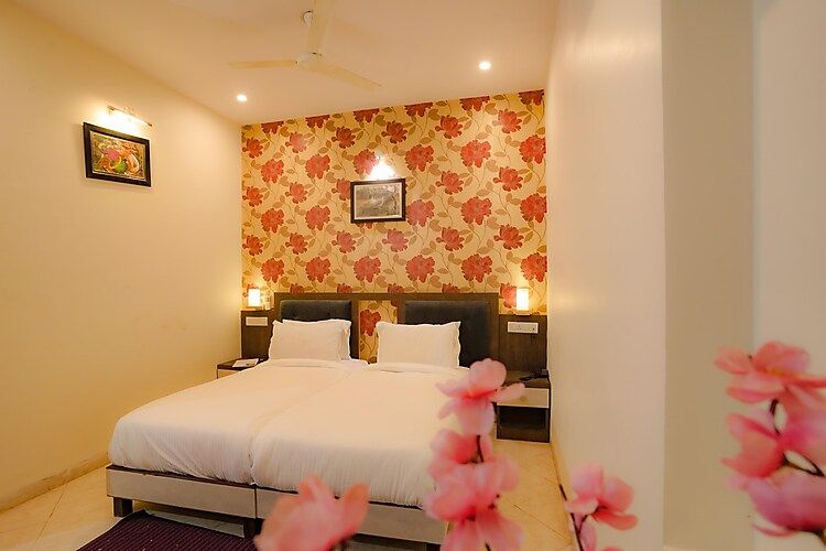 Eden Court Resort by 1 Reception Deluxe Room 4