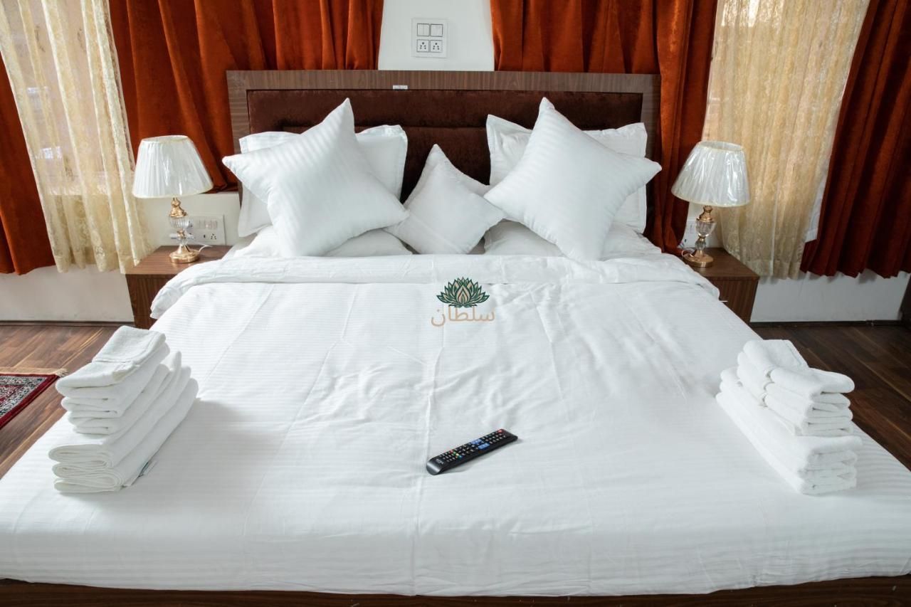 Hotel Sultan Residency Nigeen Lake Standard Room 3